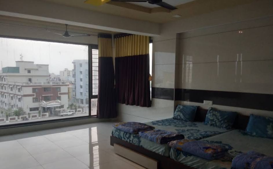 Stay near Dwarkadhish Temple